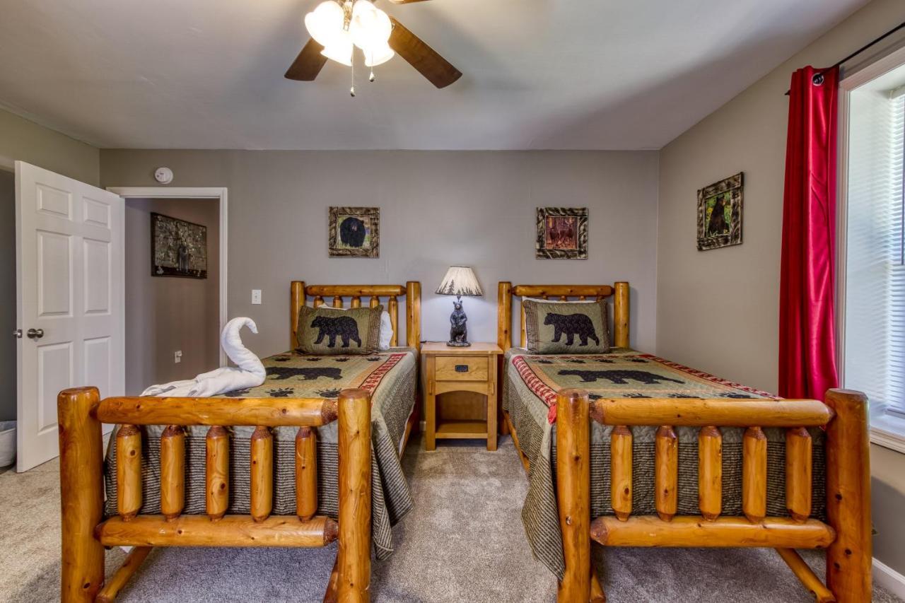 Fun & Games By Honeybearcabins 2Br/1Ba Sleeps 7 سيفيرفيل المظهر الخارجي الصورة